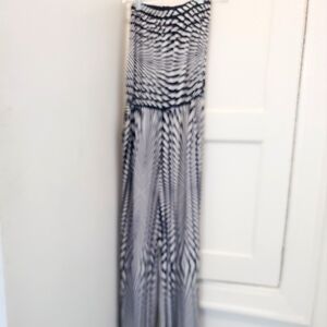 Black and White Jumper (Medium)